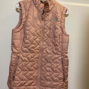Womens North Face Blush Pink Puffer Vest, size Medium